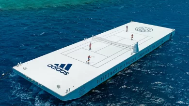 La pista reciclada navegó montada sobre una barcaza / PARLEY