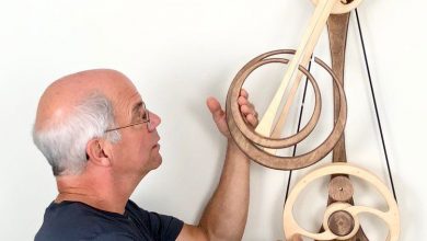 David C Roy muestra una de sus creaciones / DCR