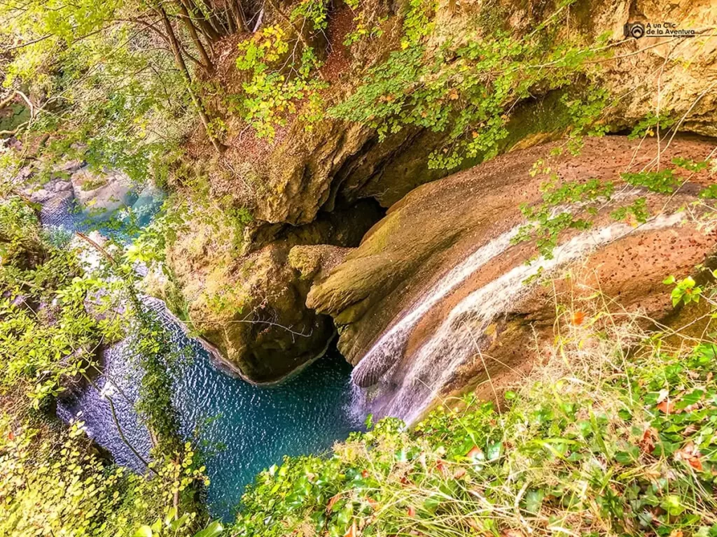 Cascada del Tubo en el río Erederra / AUNCLICDELAAVENTURA