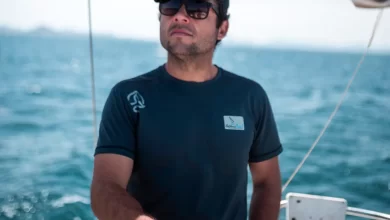 Nacho Dean en un momento de navegación por aguas de Murcia / AMBIENTE EUROPEO